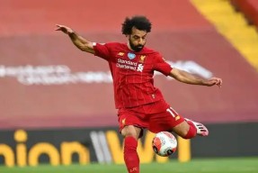 萨拉赫迎来二十赛季出色发挥，独行侠观众热烈欢呼！