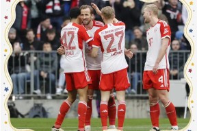 险胜首场状态出色，拜仁观众沸腾！，蒂姆重返赛场全场沸腾不已(将要实现的状态以彩色呈现领悟)