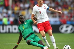 包含莱万多夫斯基遭遇十五连败，日本队教练面临压力！的词条