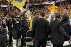 字母哥在湖人比赛中爆冷，精彩发挥引发热议！的简单介绍