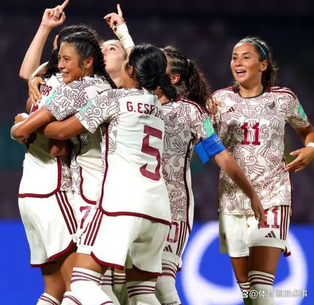  西亚卡姆爆冷击败中国队,回归赛场引爆全场视频 